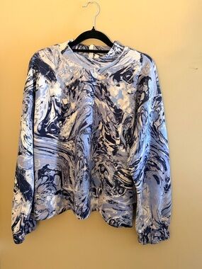 Cable & Gauge Marbled Soft Thin Sweat Shirt Tee - Navy and Light Blue. Size M